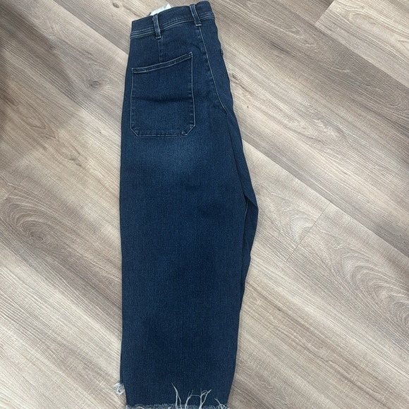 Lucky brand high-rise wide leg. NWOT. Inseam 26. - Picture 2 of 2